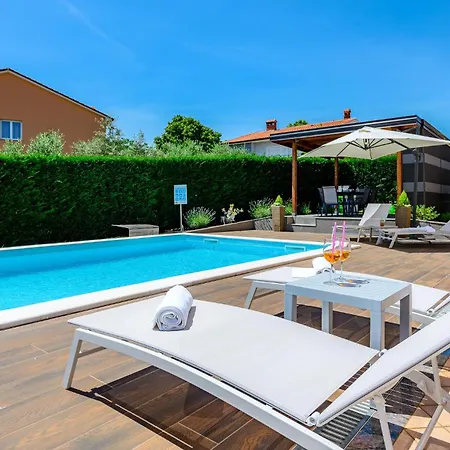 Apartman Awesome In With House A Panoramic View *