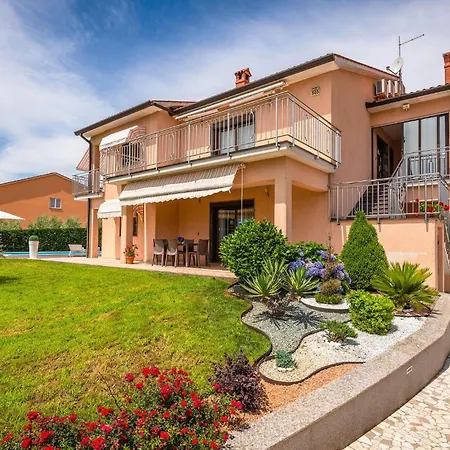 Awesome In With House A Panoramic View Labin