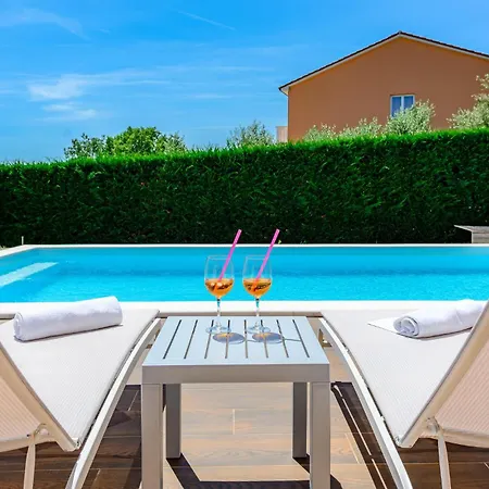 Apartman Awesome In With House A Panoramic View *